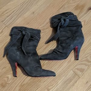 Betsy Johnson grey suede booties